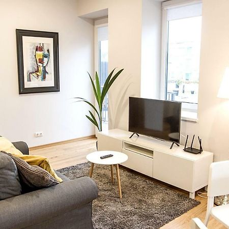 קובנה Modern 1Bd Apartment In Old Town By Hostlovers מראה חיצוני תמונה